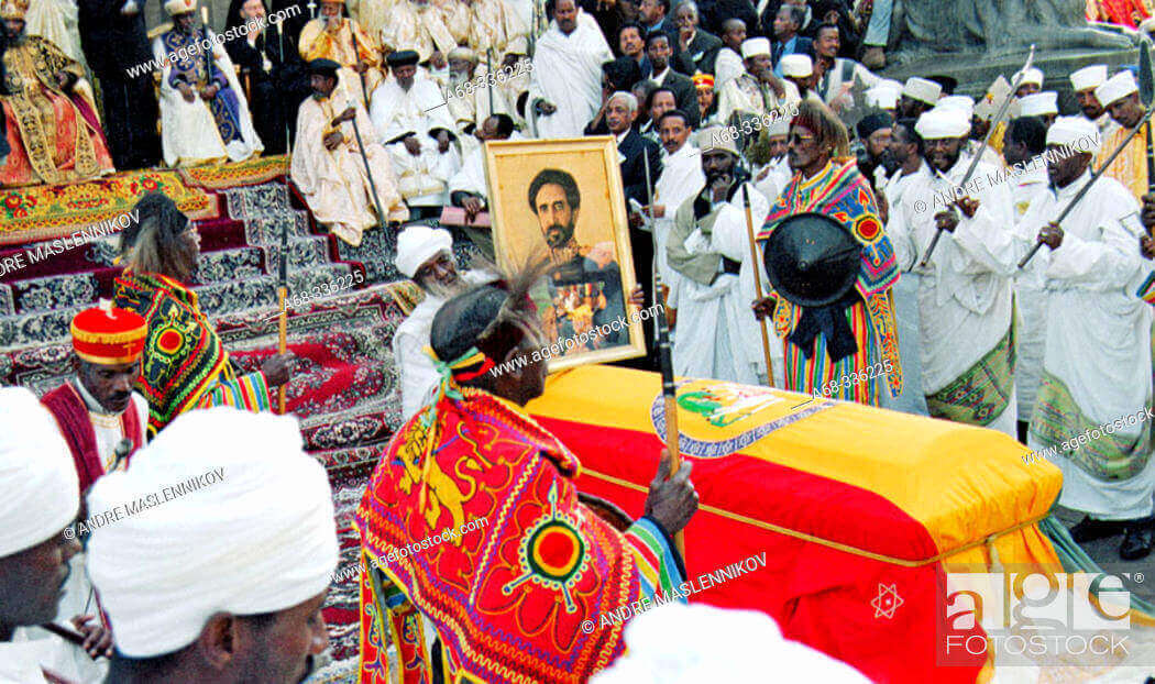 Stock Photo - The re-burial of emperor Haile Selassie, 25 years after his death: priests of the Ethiopian Orthodox Church outside Baata Maria Church. Addis Abeba, Etiopia (November 5, 2000)